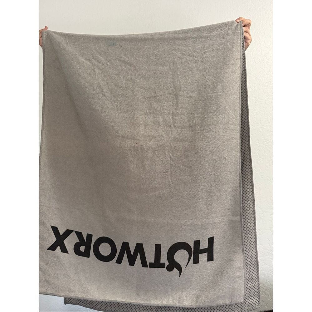 Hotworx Yoga Towel Non Slip Microfiber Workout Fitness Mat Absorbent Gray 78x29